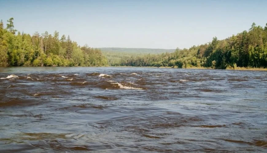 На малых реках хариус любит перекаты